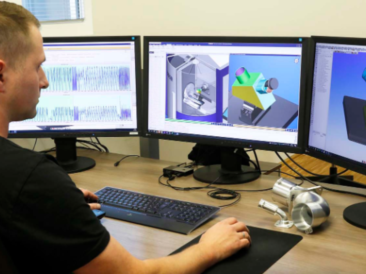 VERICUT user at RO-RA Aviation Systems verifying a cutting operation.